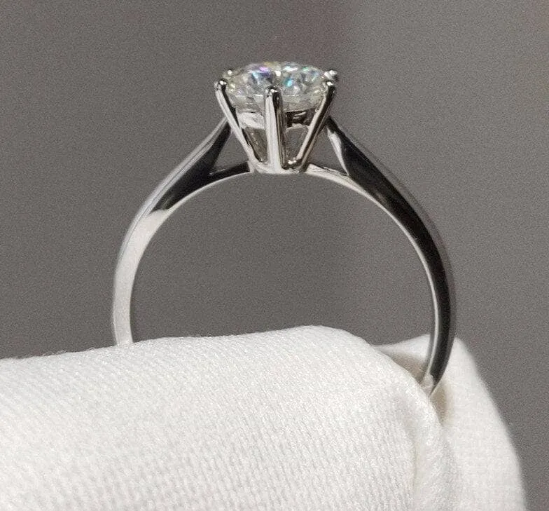 18k White Gold Round Cut 1 Carat 6.5mm D Color Diamond Engagement Ring
