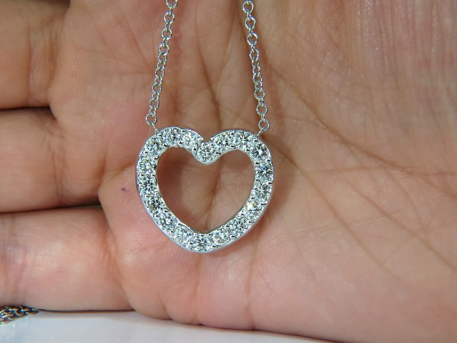 2.50CT SMOOTH EDGED BRILLIANT DIAMONDS HEART PENDANT & CHAIN F/VS 14KT