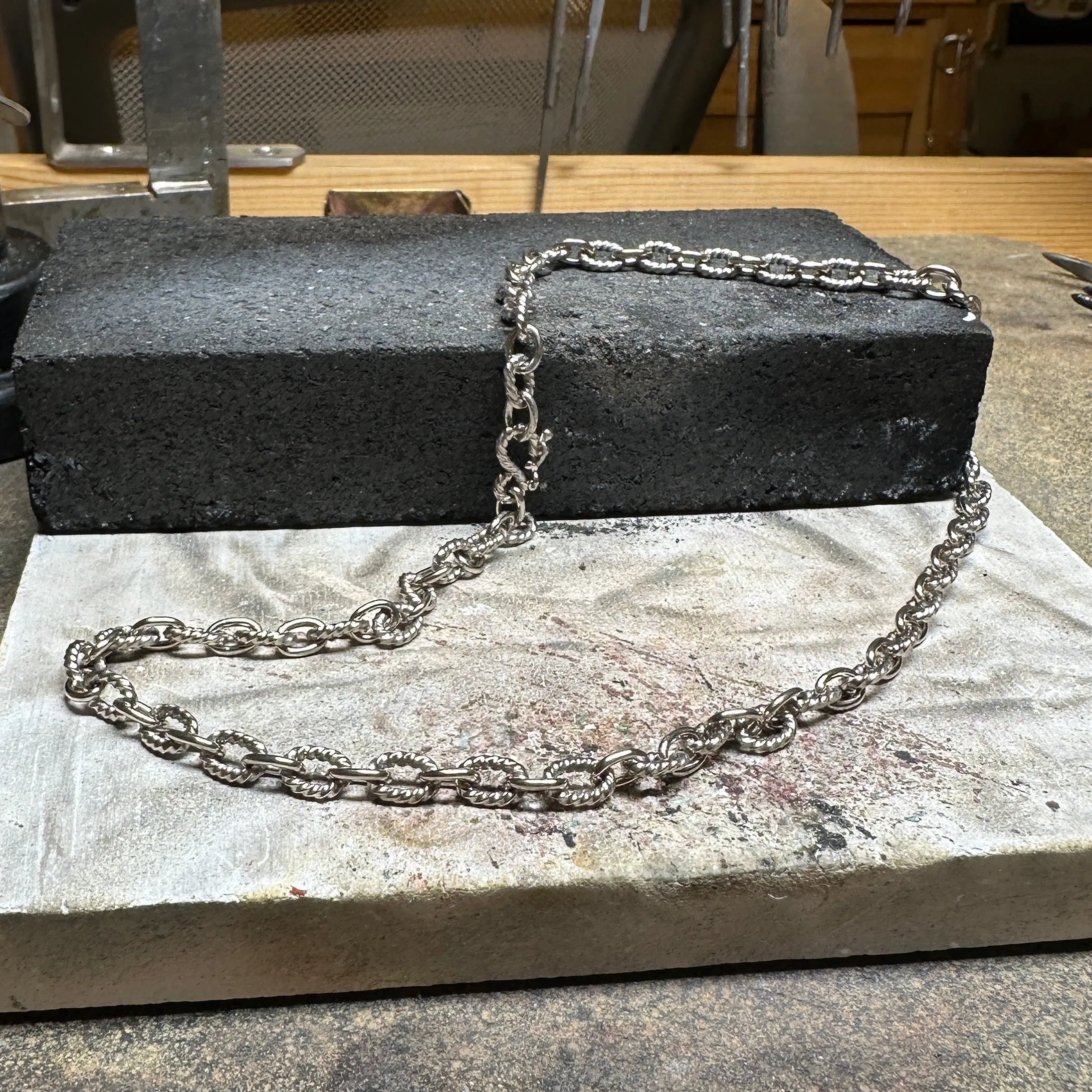 Ashley Alternating Twist Chain Necklace in 18K Alpine Gold