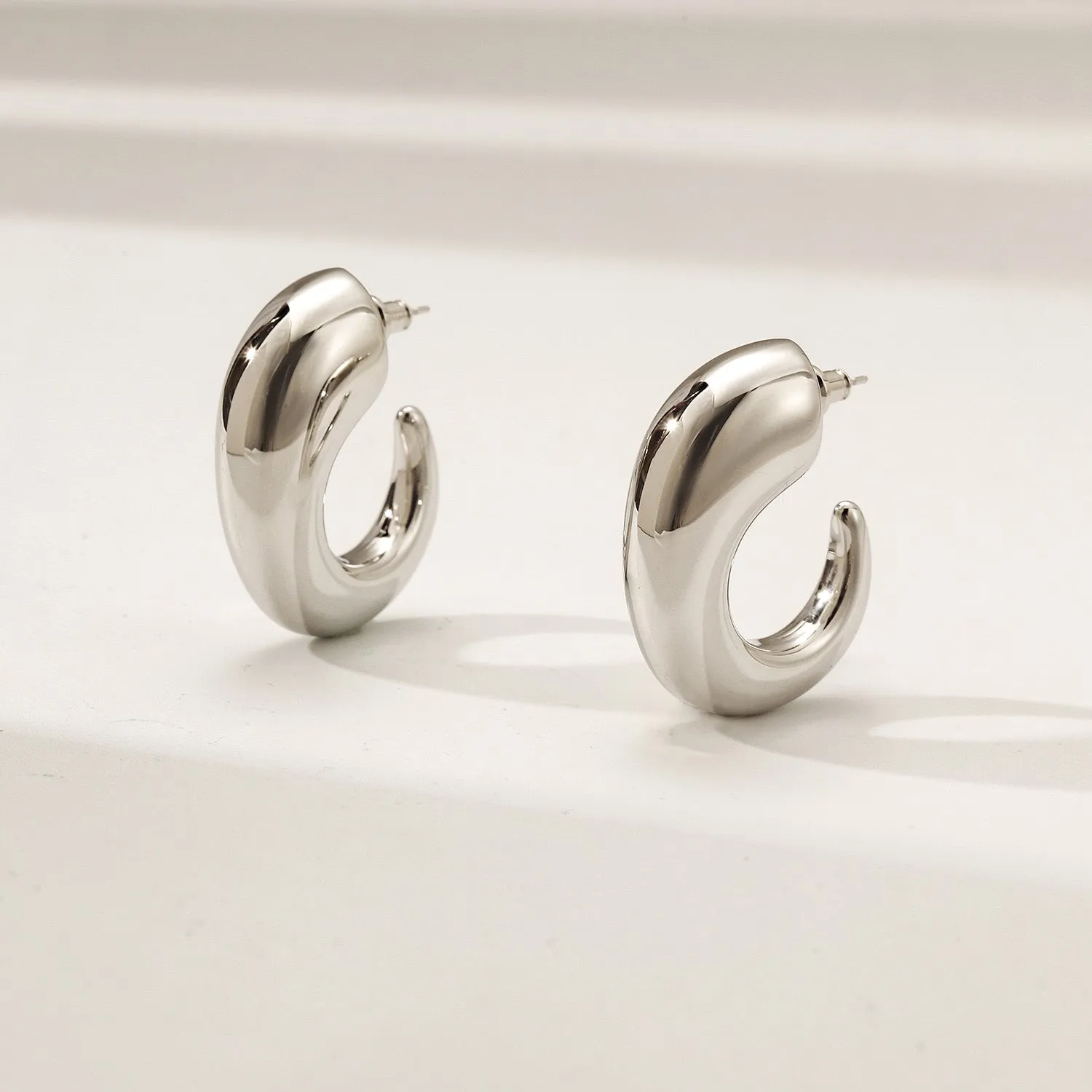 C-shaped smooth earrings-SCE488STWG
