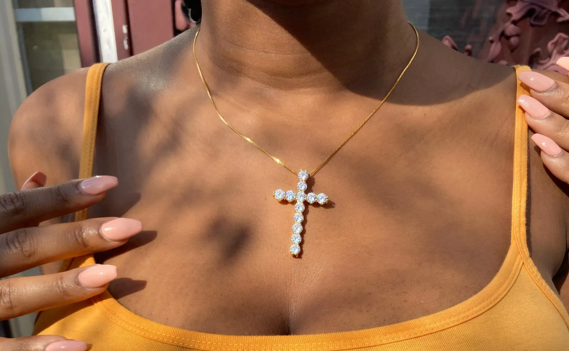 CROSS PENDANT NECKLACE