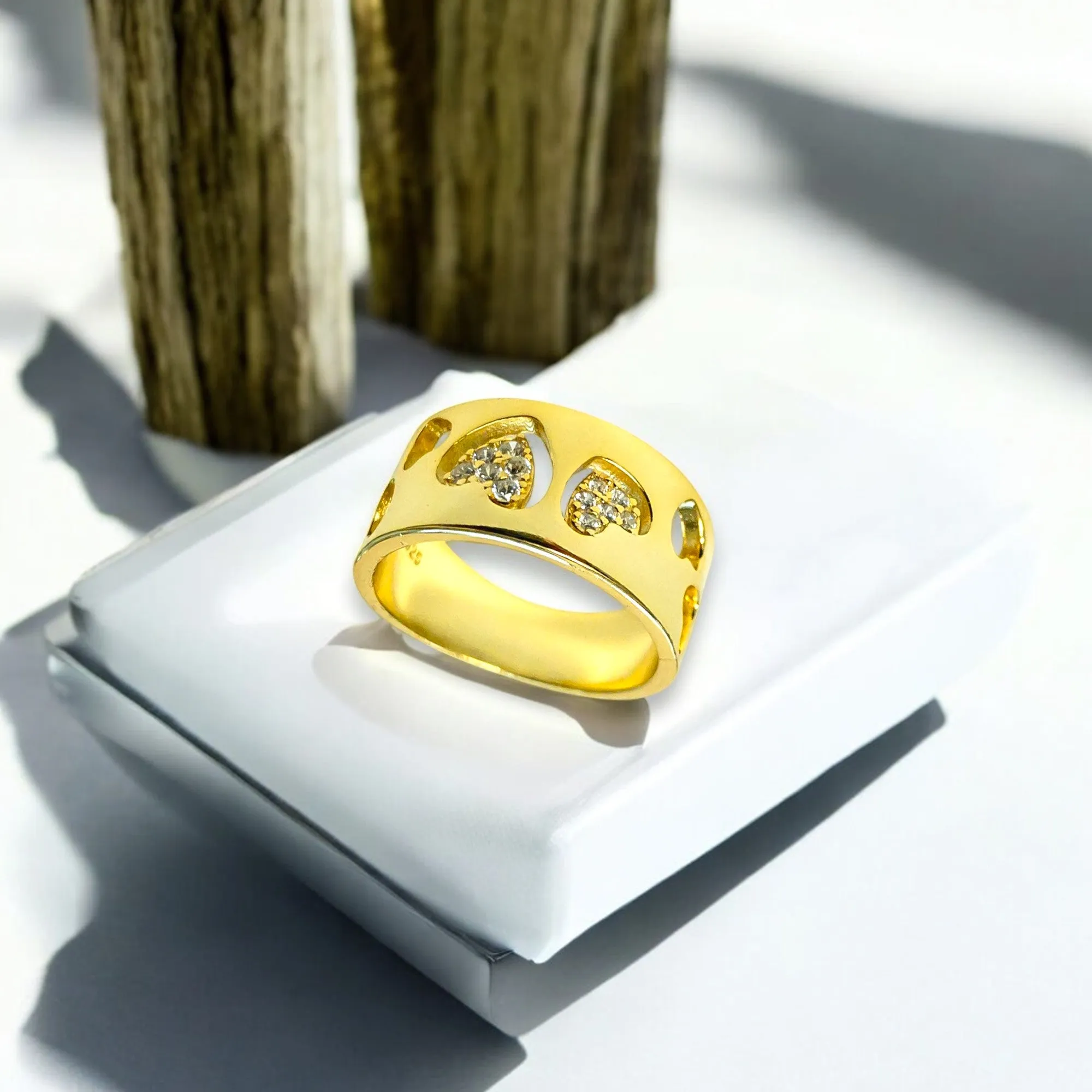Hearts on Band Ring