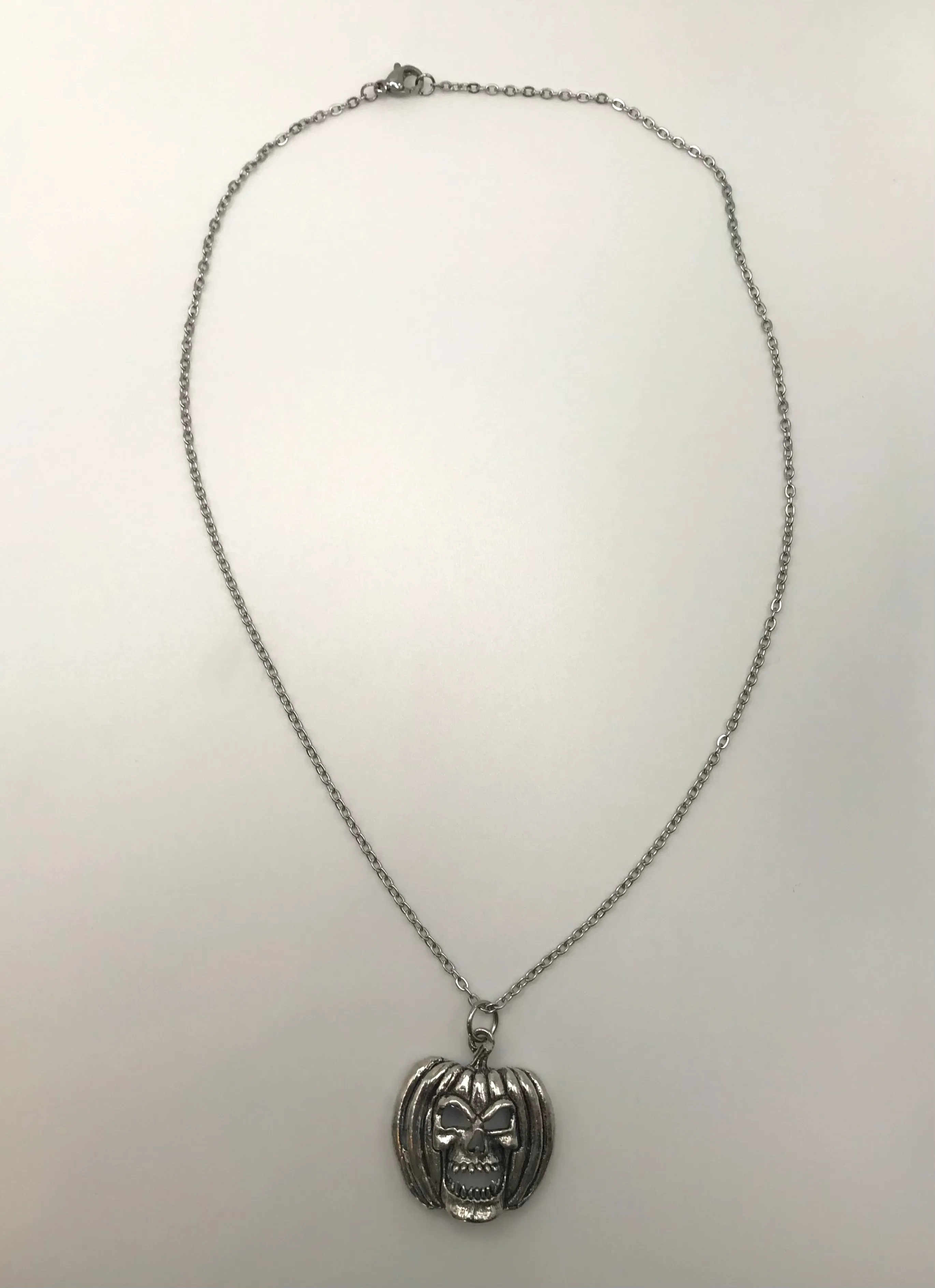 NOS G&S 1980s evil pumpkin novelty pendant necklace