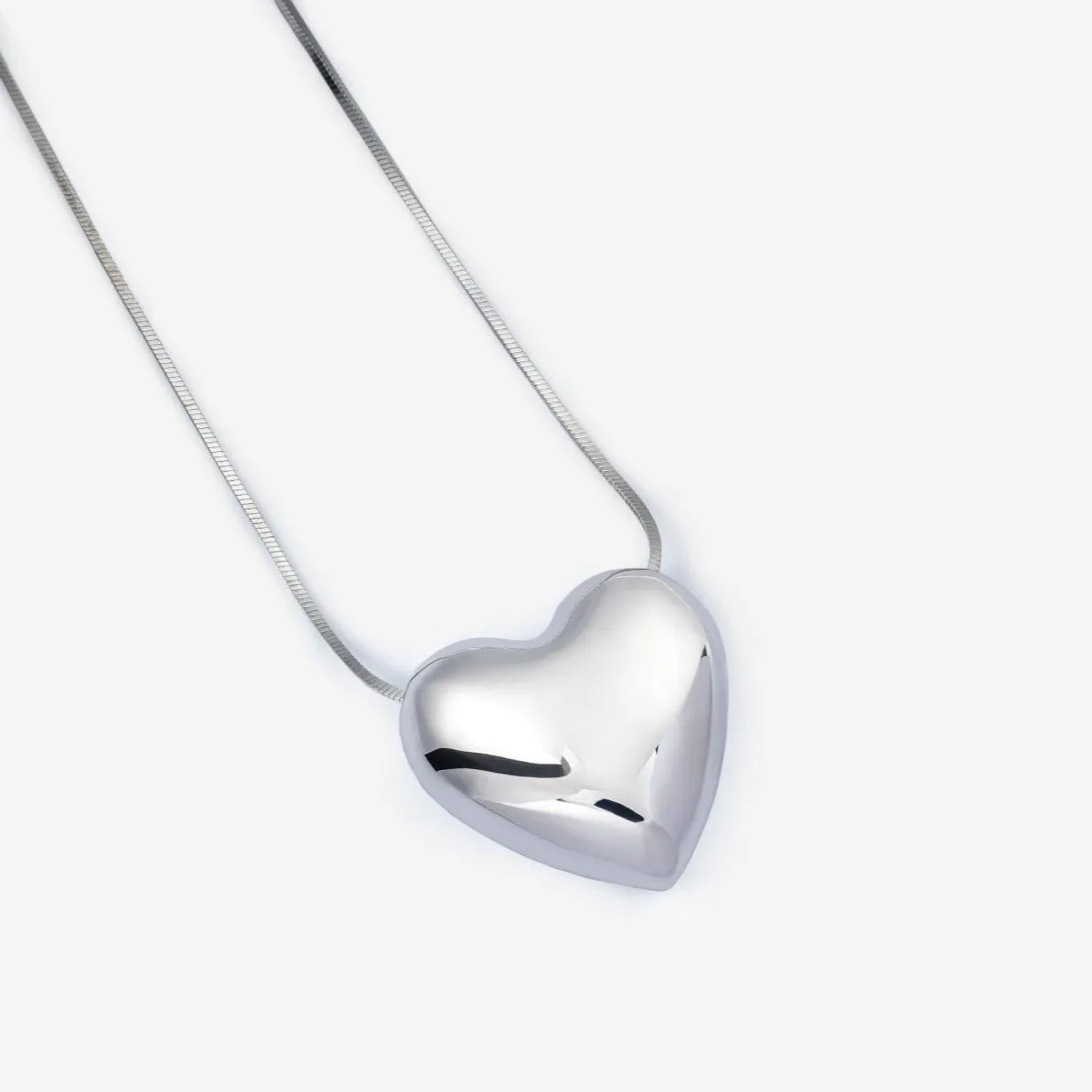 Romantic Heart Shaped Short Necklace