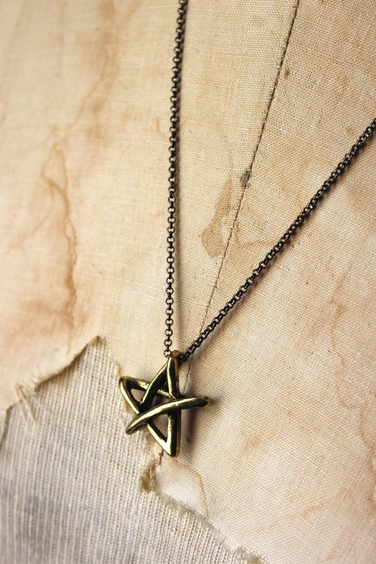 Shining. Organic Star Pendant Necklace.