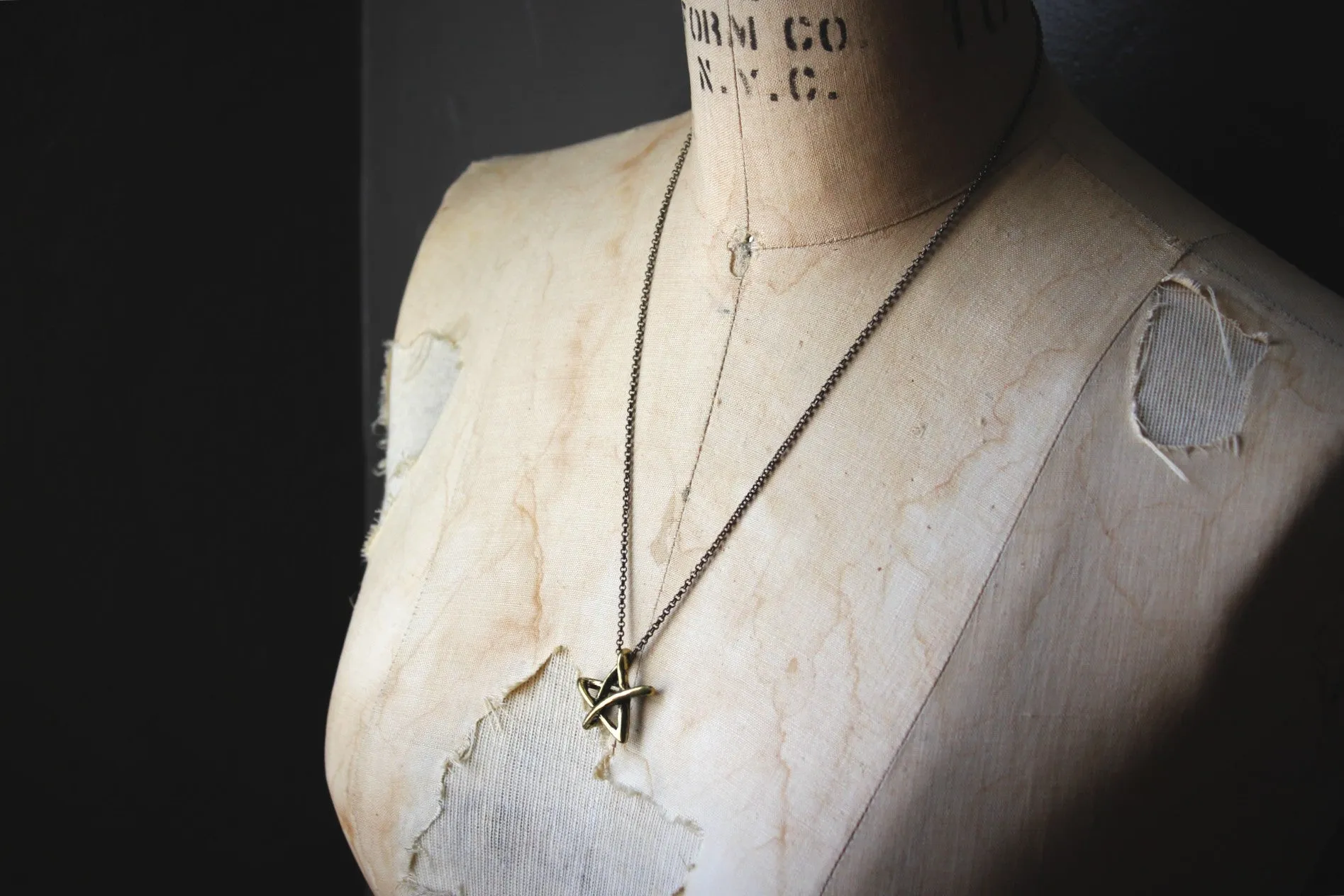 Shining. Organic Star Pendant Necklace.