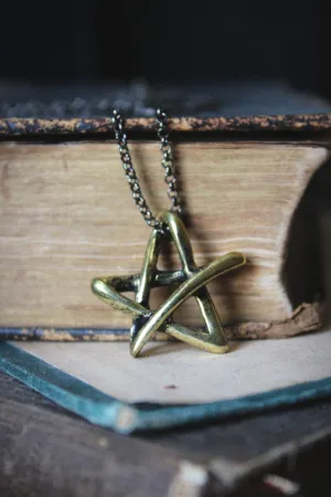 Shining. Organic Star Pendant Necklace.