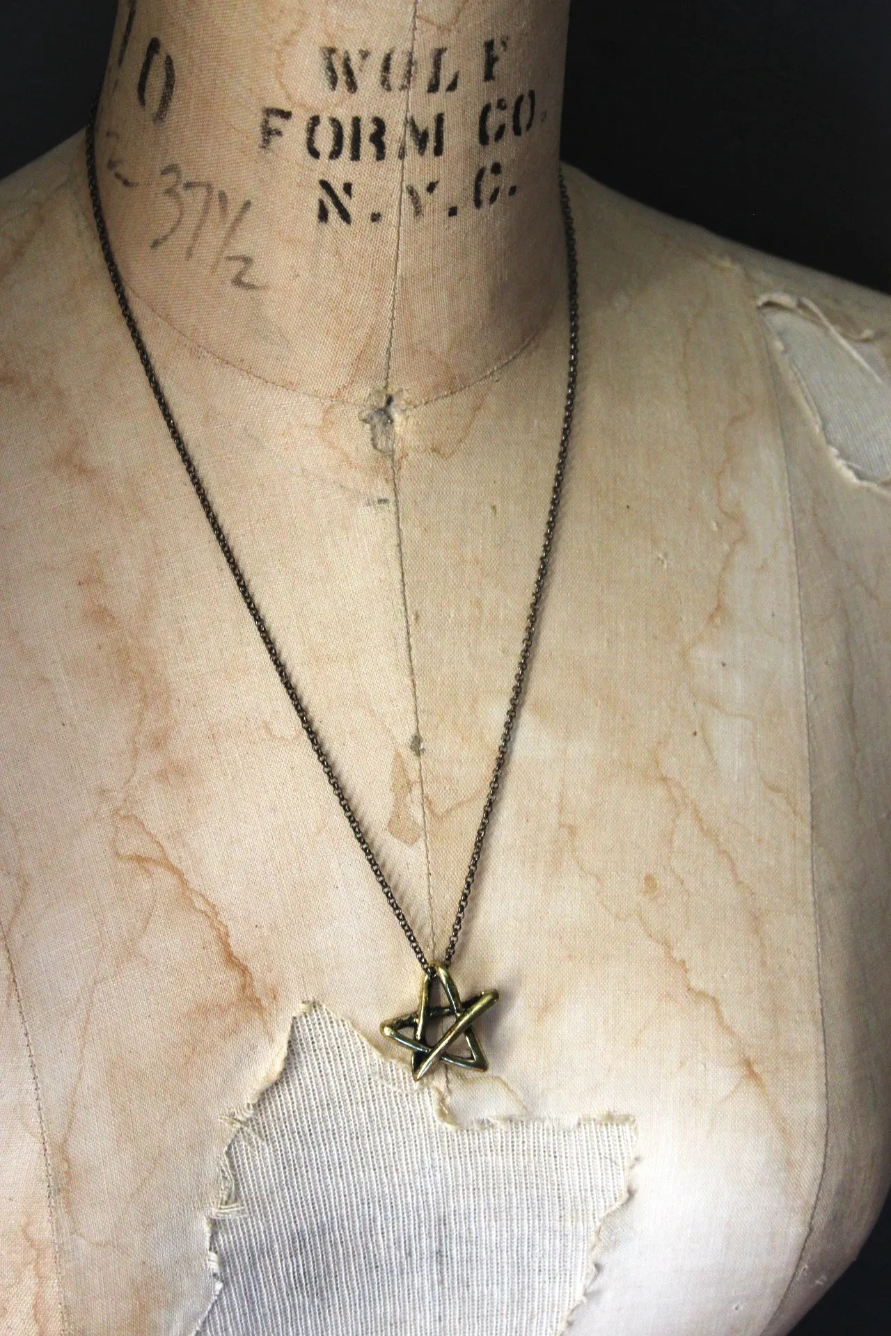 Shining. Organic Star Pendant Necklace.