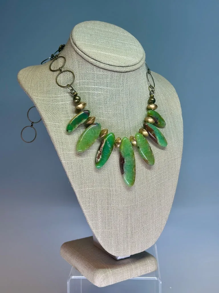 SMOOTH CHRYSOCOLLA AND BRASS STATEMENT NECKLACE LCN769
