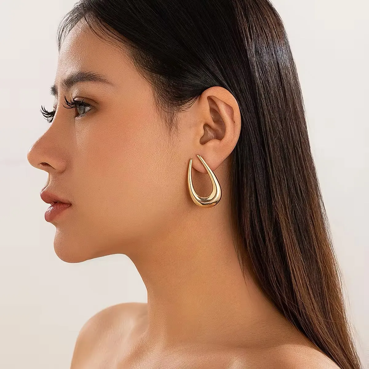 Smooth Glossy Metal U-Shaped Stud Earrings