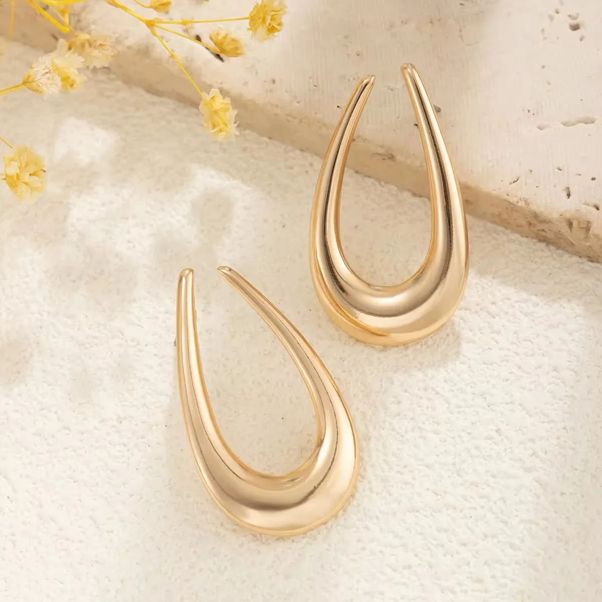 Smooth Glossy Metal U-Shaped Stud Earrings