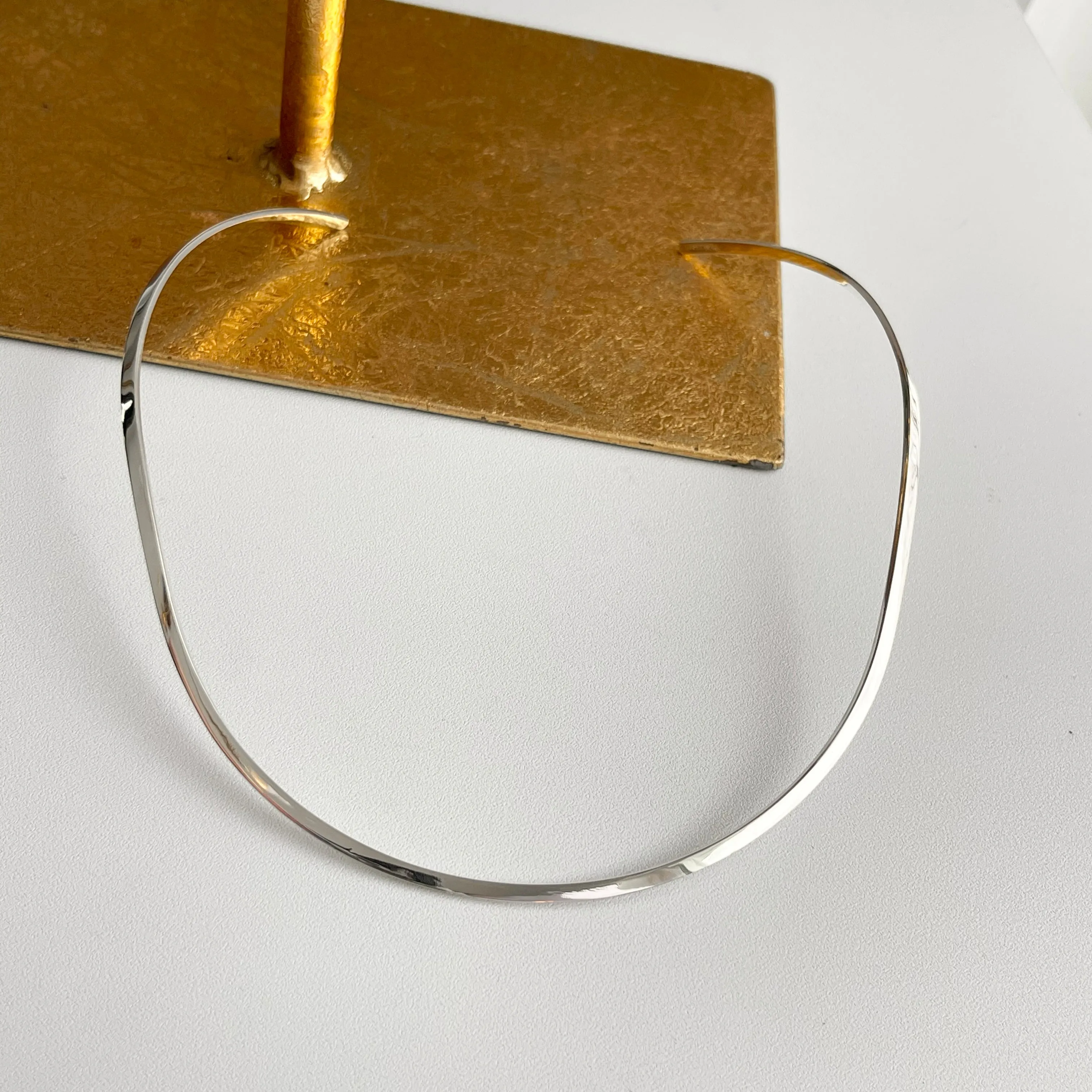 Sterling Silver Flat Oval Open Collar Necklace 15"