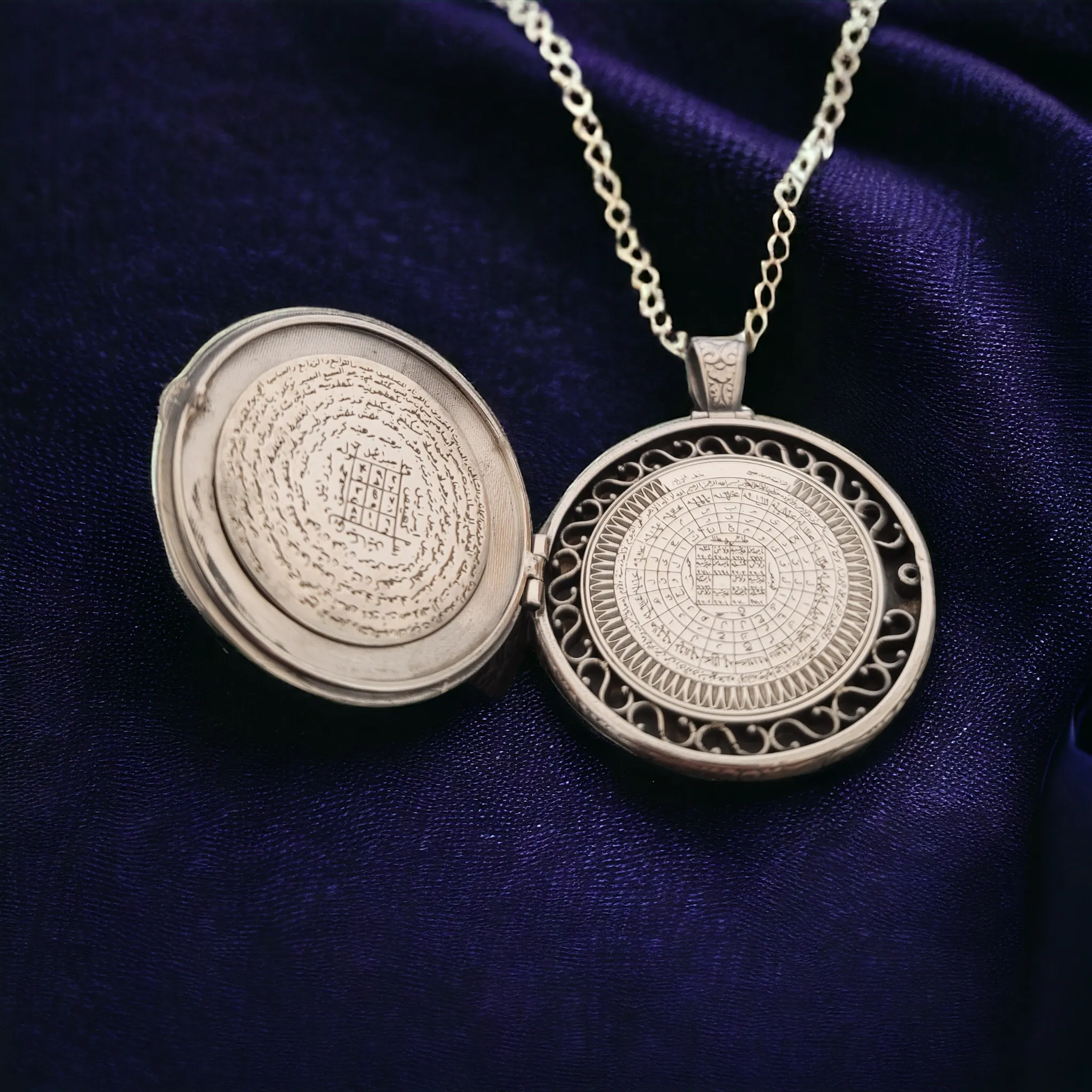 The Necklace of the four seals 10 pieces only