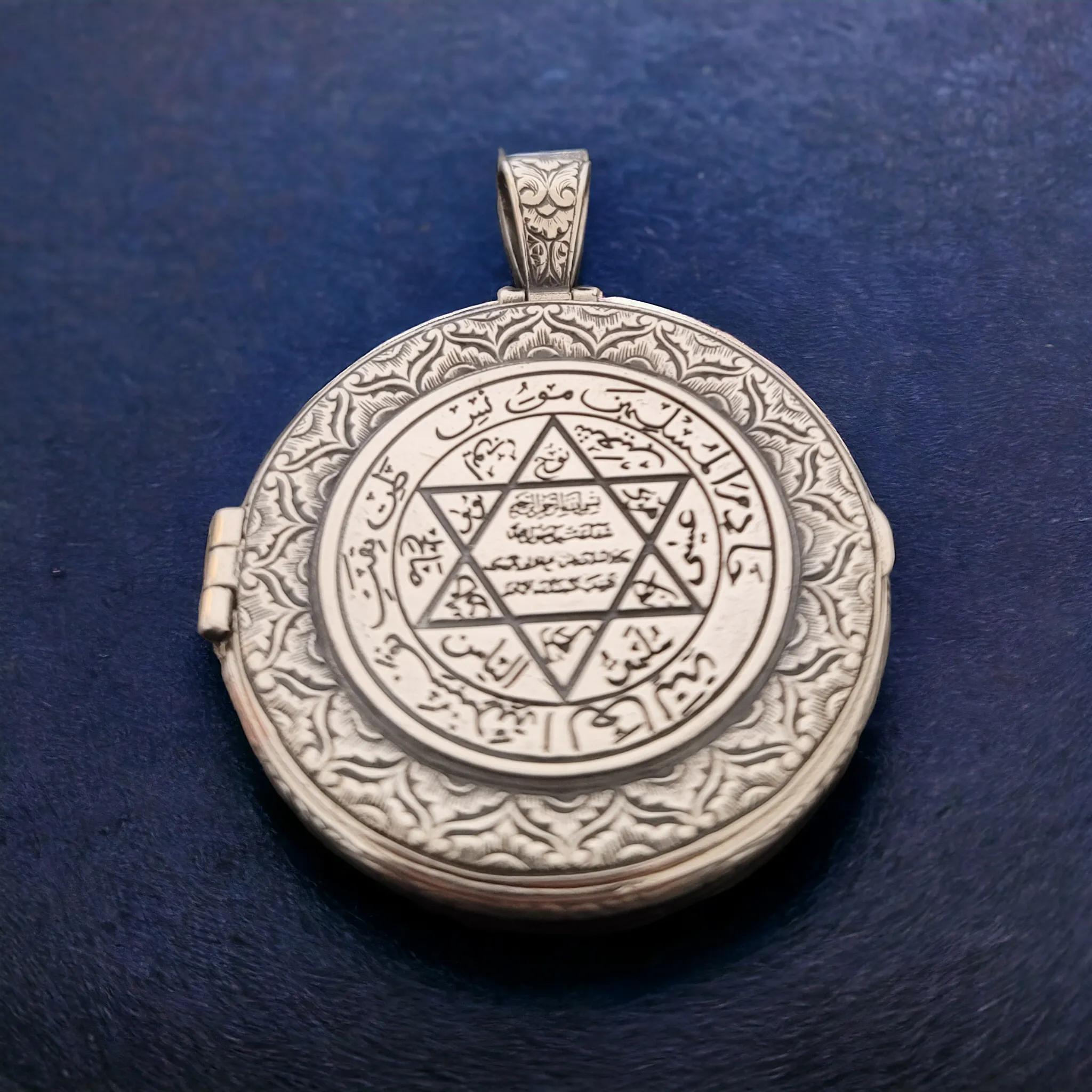 The Necklace of the four seals 10 pieces only