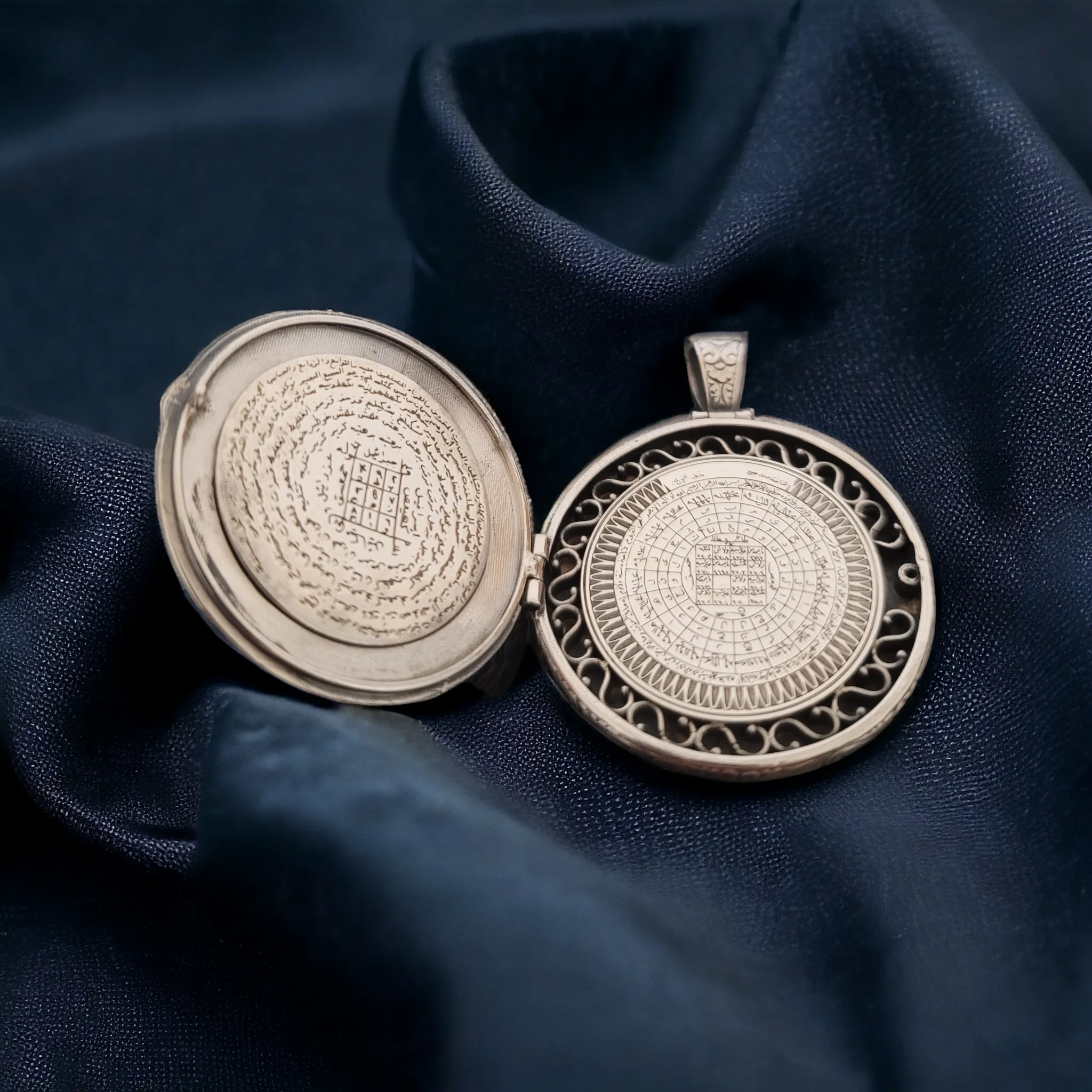 The Necklace of the four seals 10 pieces only