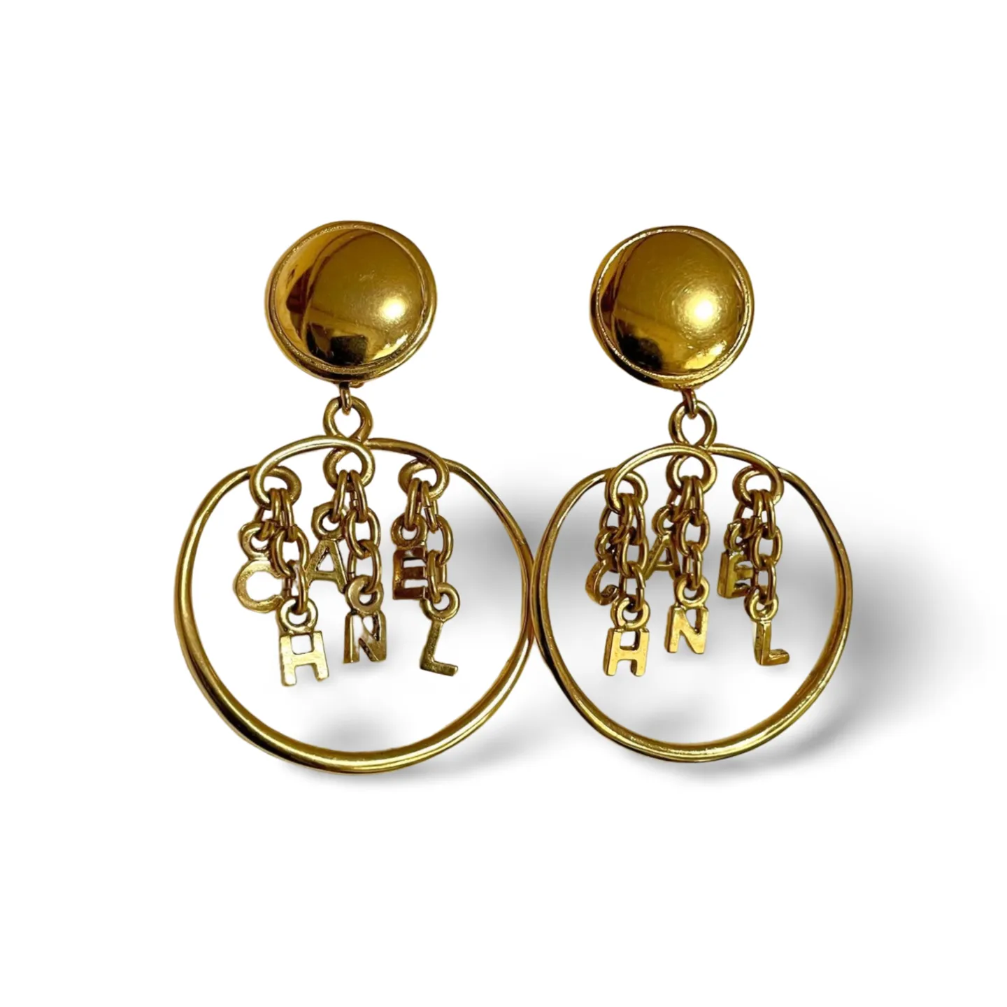 Vintage CHANEL golden round motif and logo letter dangling earrings. Rare and adorable jewelry for your collection. 060820ac3