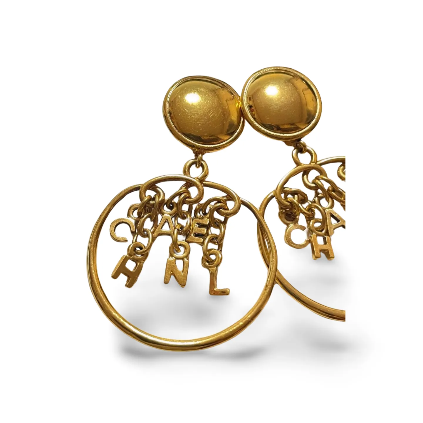 Vintage CHANEL golden round motif and logo letter dangling earrings. Rare and adorable jewelry for your collection. 060820ac3