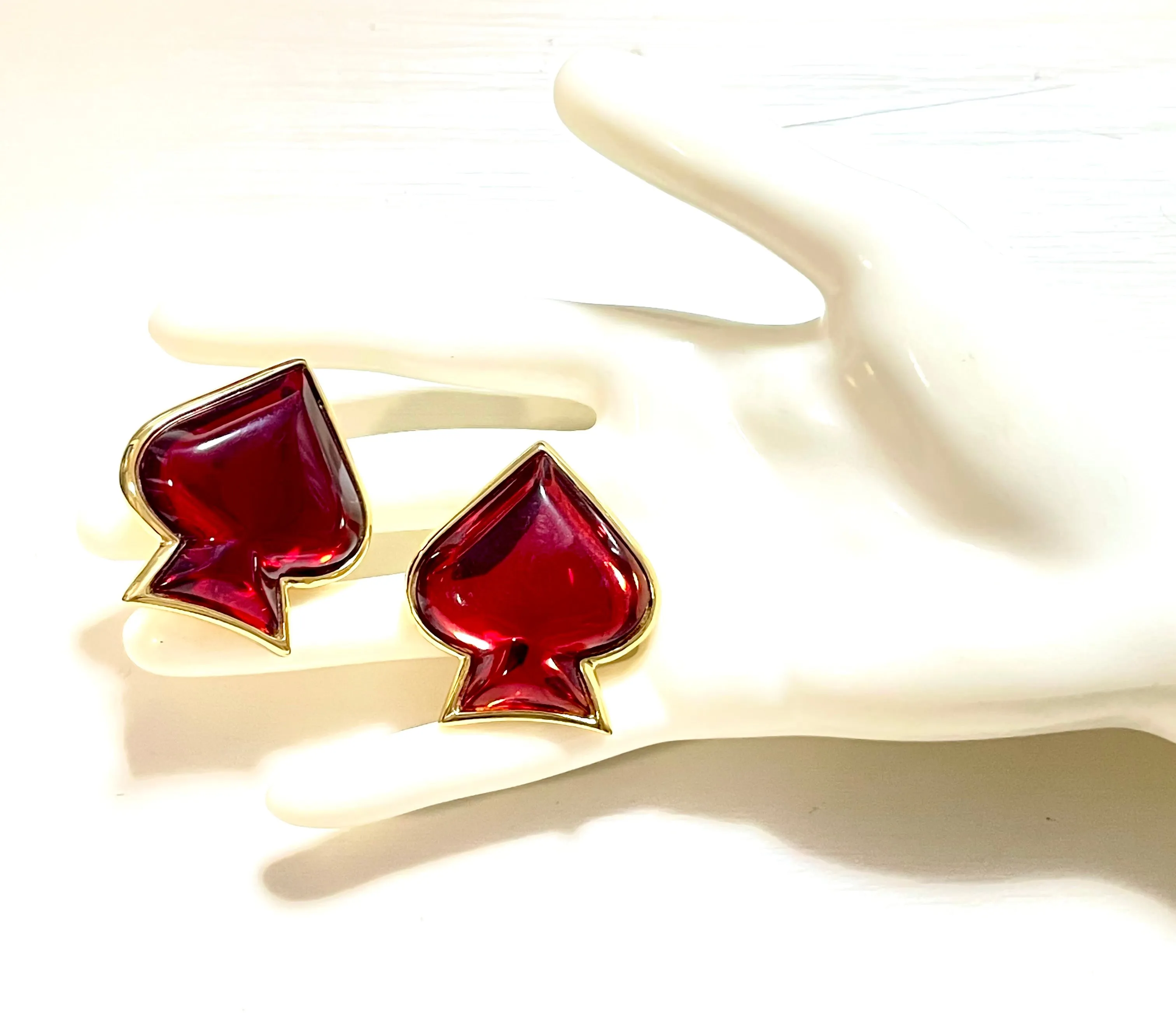 Vintage Yves Saint Laurent red gripoix stone spade earrings with golden frames. Gorgeous design YSL jewelry. 070128ac6