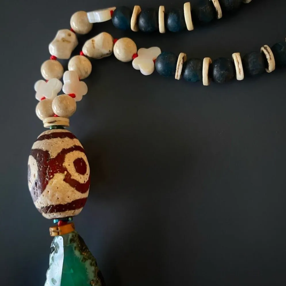 Wisdom & Energy Green Agate Stone Pendant Beaded Unique Necklace