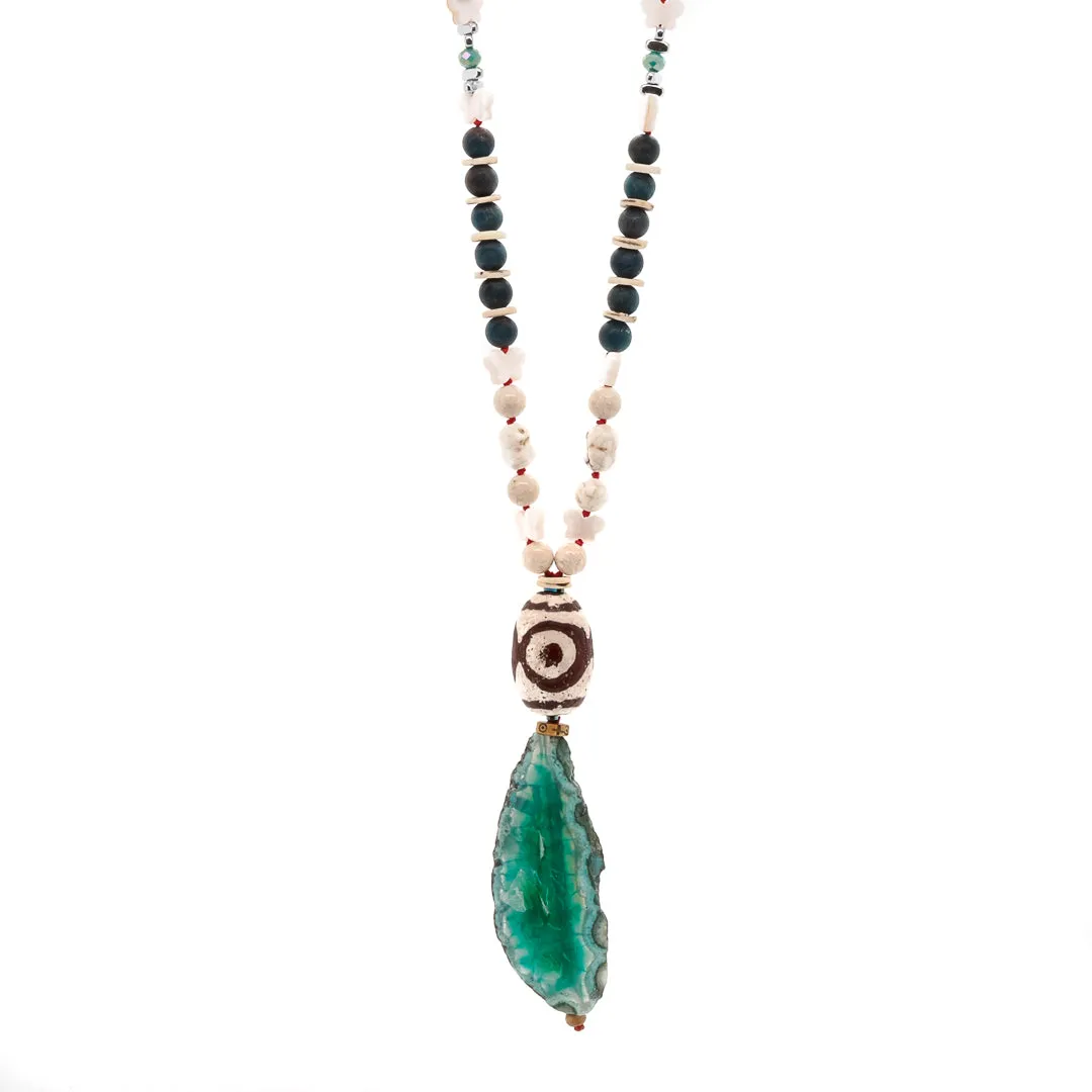 Wisdom & Energy Green Agate Stone Pendant Beaded Unique Necklace