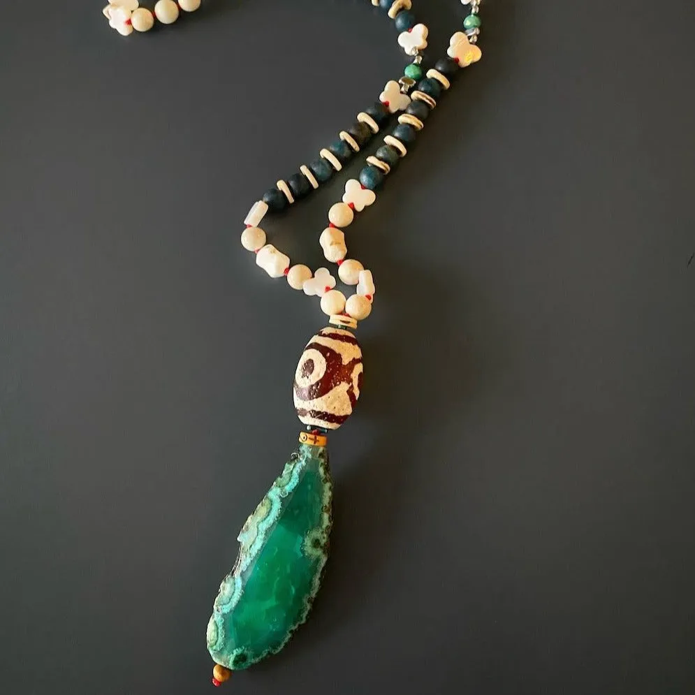 Wisdom & Energy Green Agate Stone Pendant Beaded Unique Necklace